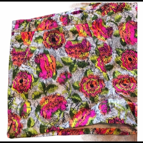 Zara Trafaluc Neon Floral Rose Shorts Size XS - Picture 3 of 4